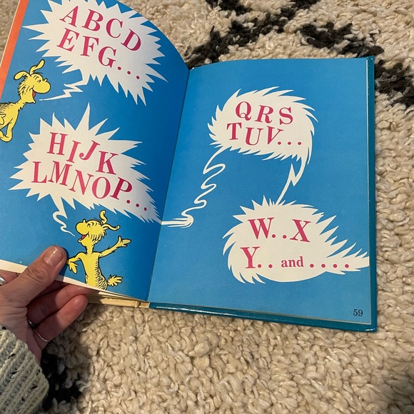 Vintage Dr. Seuss’s ABC book. - Picture 4 of 15